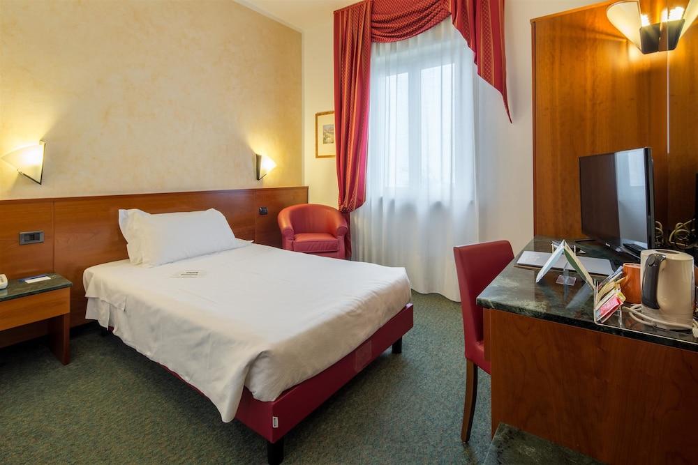 Best Western Hotel Turismo San Martino Buon Albergo Bagian luar foto