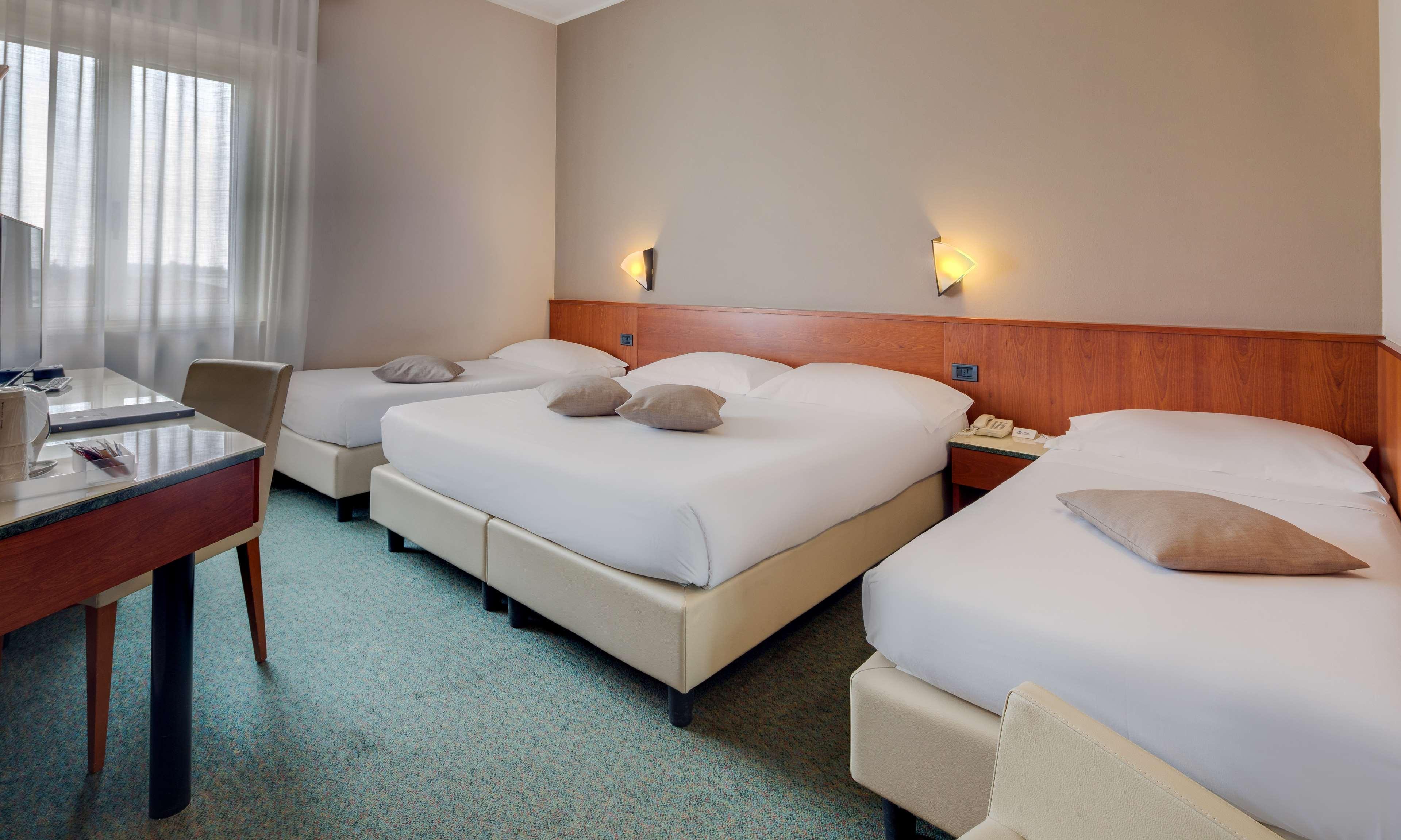 Best Western Hotel Turismo San Martino Buon Albergo Bagian luar foto