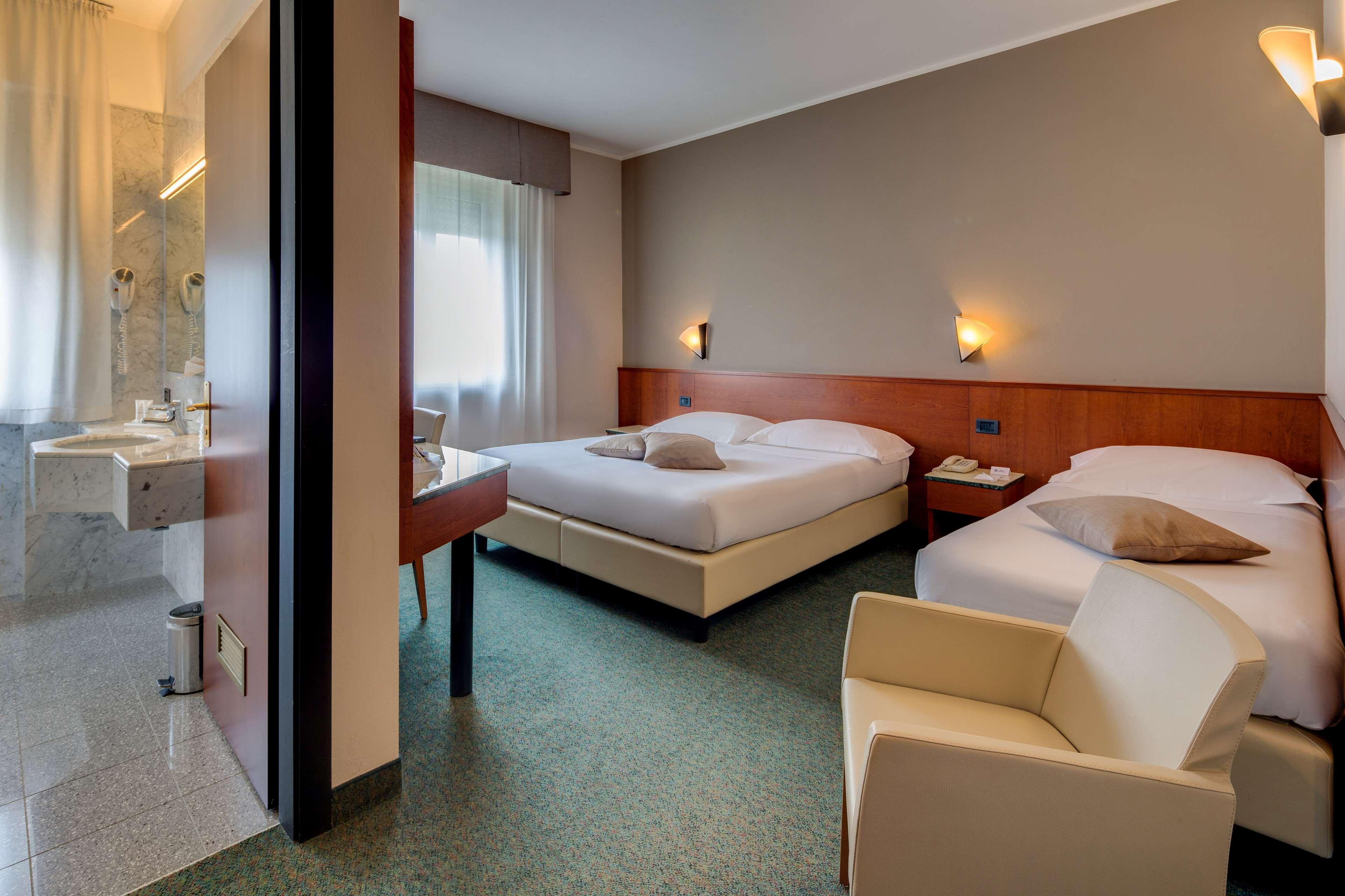 Best Western Hotel Turismo San Martino Buon Albergo Bagian luar foto